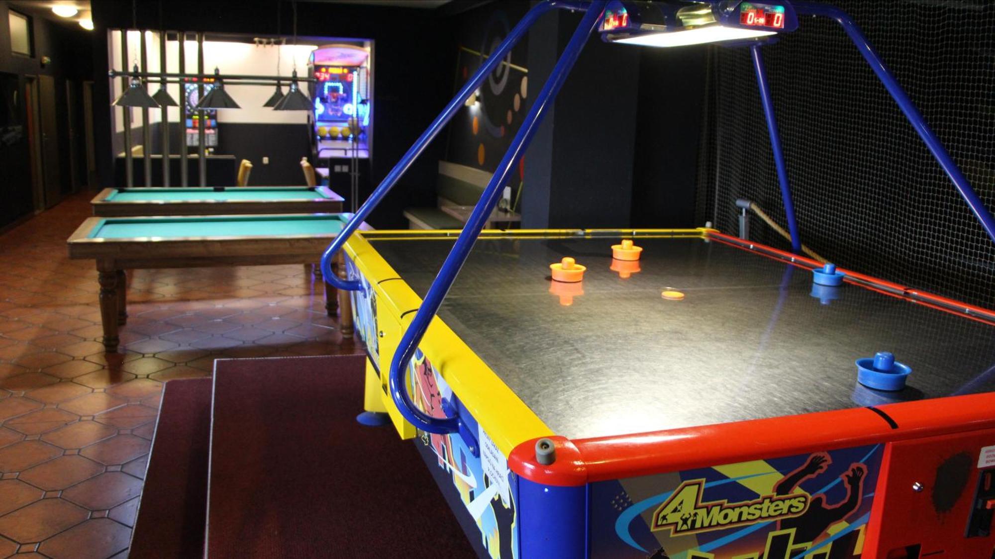 Penzion Raketa Bowling โอปาวา ภายนอก รูปภาพ